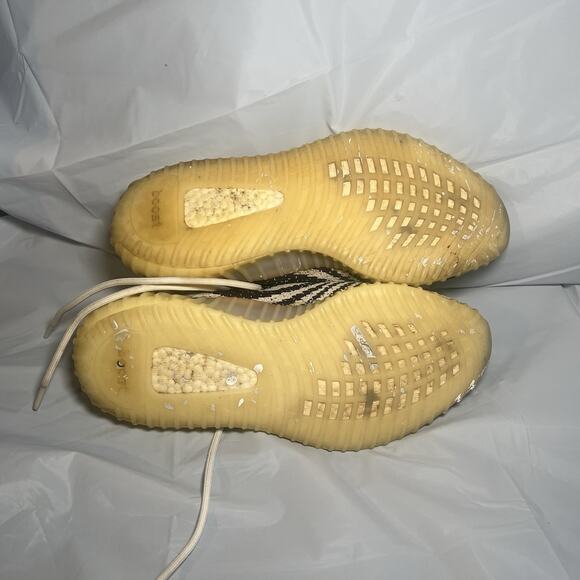 Size 8 Men\'s Adidas Yeezy Boost 350 V2 Low Zebra Sneakers main image 10
